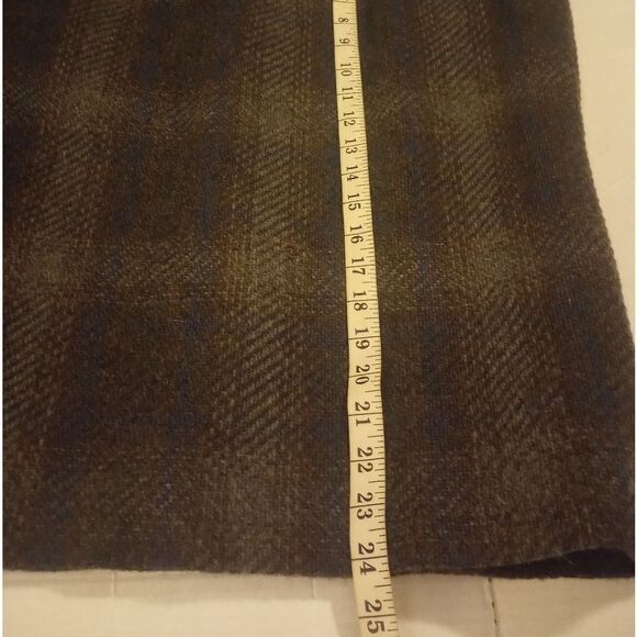 Dalia Collection wool blend knee length skirt with back zipper closure - Picture 7 of 7